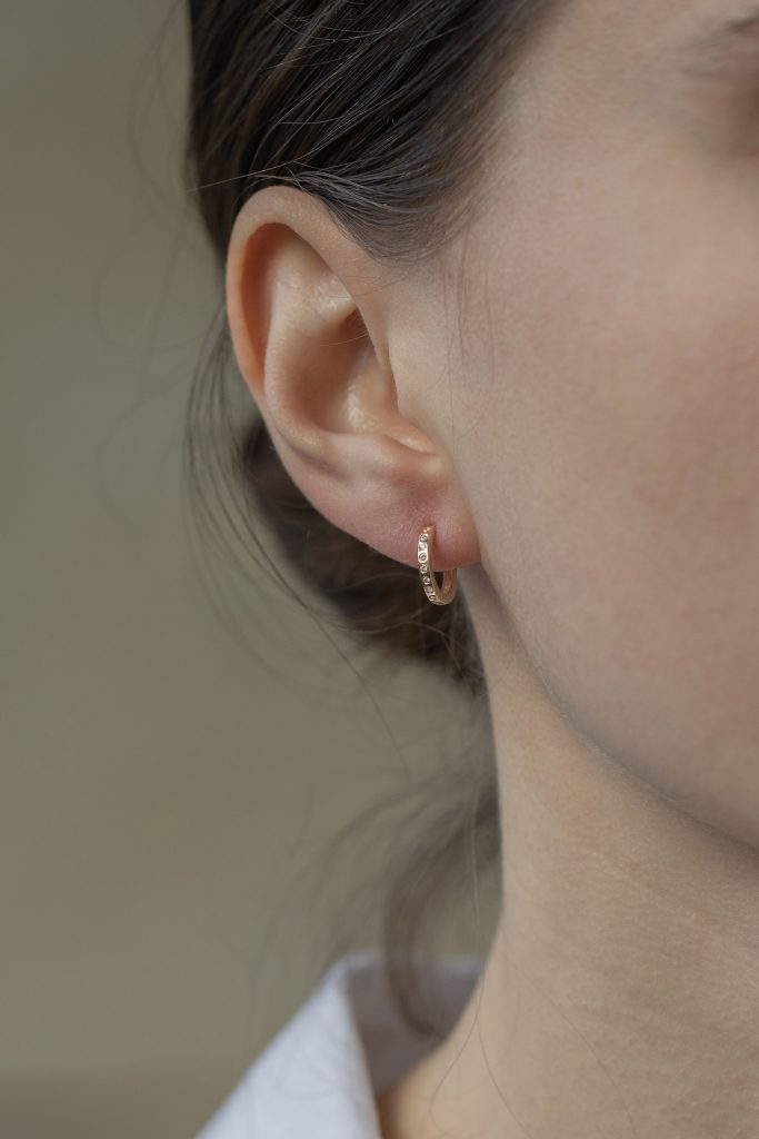 ARTIDAOUD 伊原葵Small Hoop Pierced Earrings 1645-01-10_Celine-
