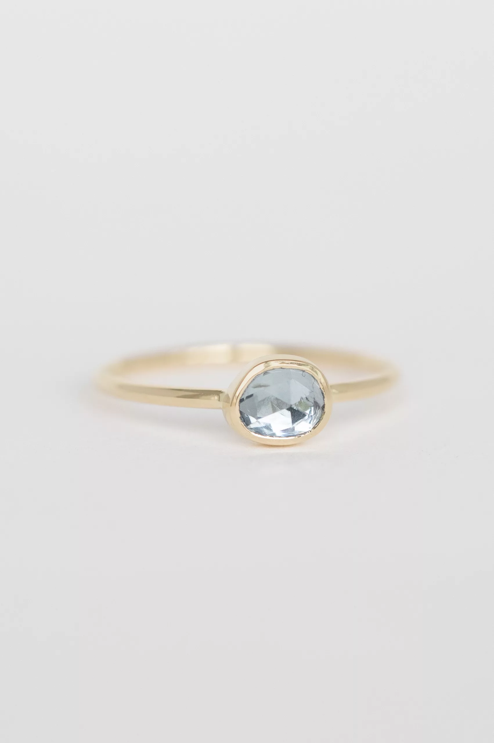 Yellow gold freeform blue aquamarine ring Celine Daoust