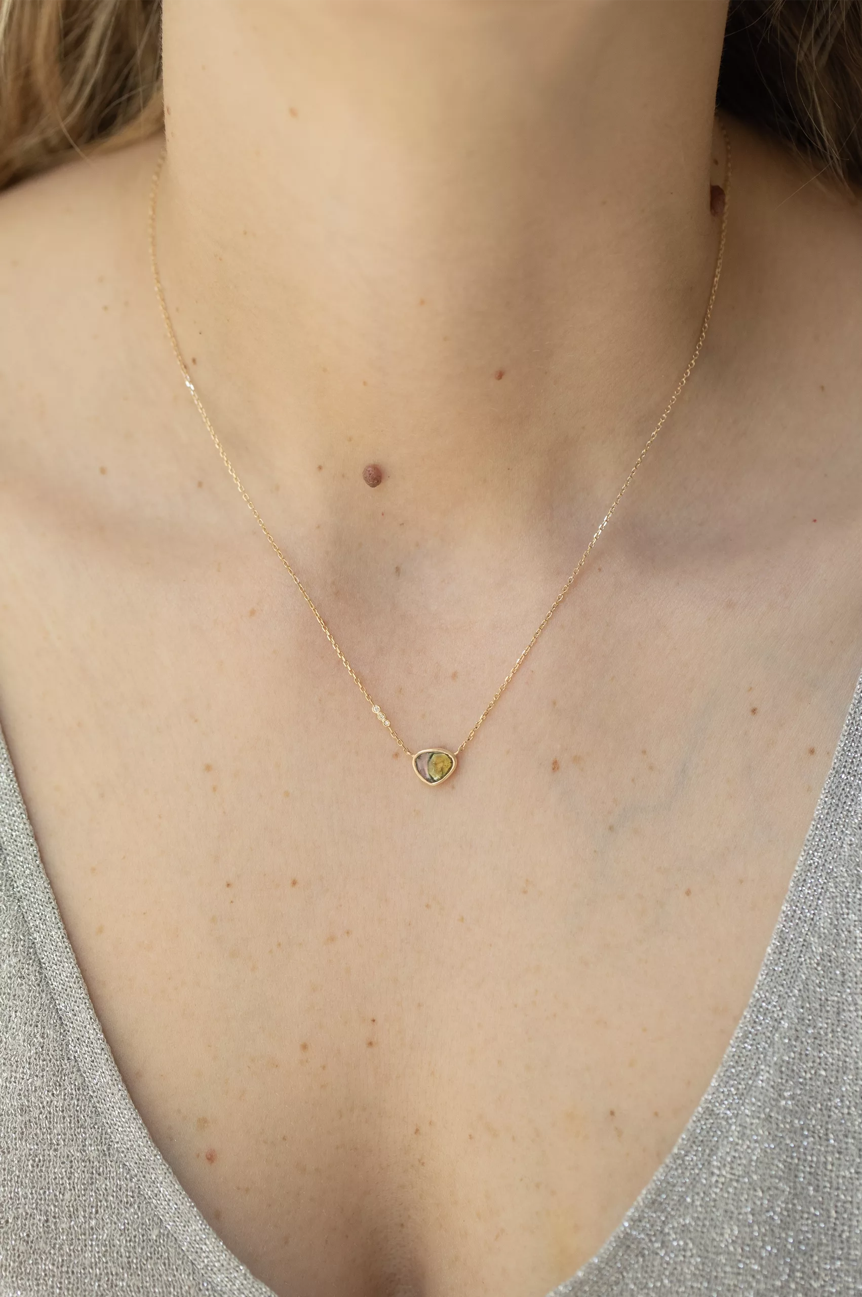 Yellow gold watermelon tourmaline freeform three diamonds chain necklace Celine Daoust